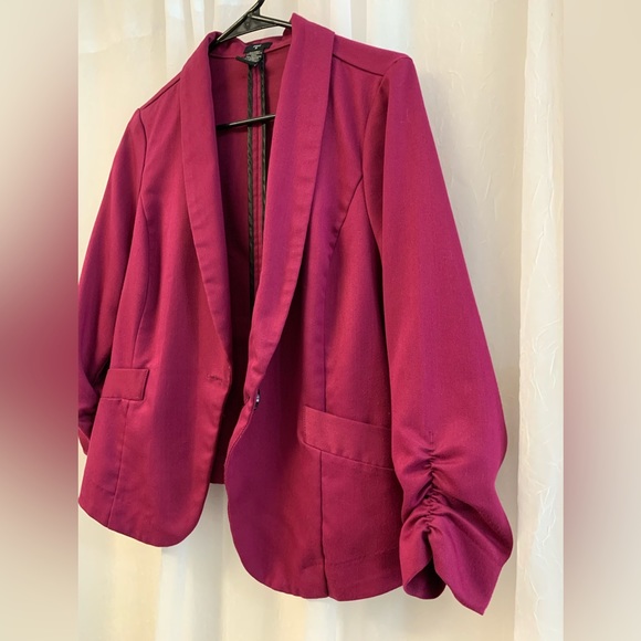 Magenta Blazer - Picture 3 of 8
